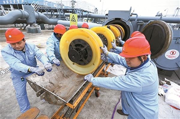国内首次海底长输原油管道内检测顺利完成